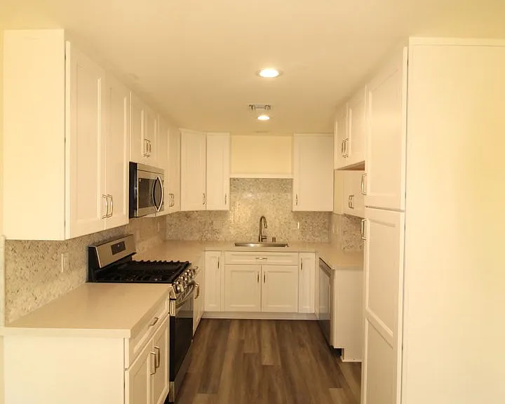 577 Thoreau Ln — Photo 8