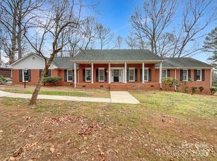 323 E Glen Eagles Rd, Statesville, NC 28625