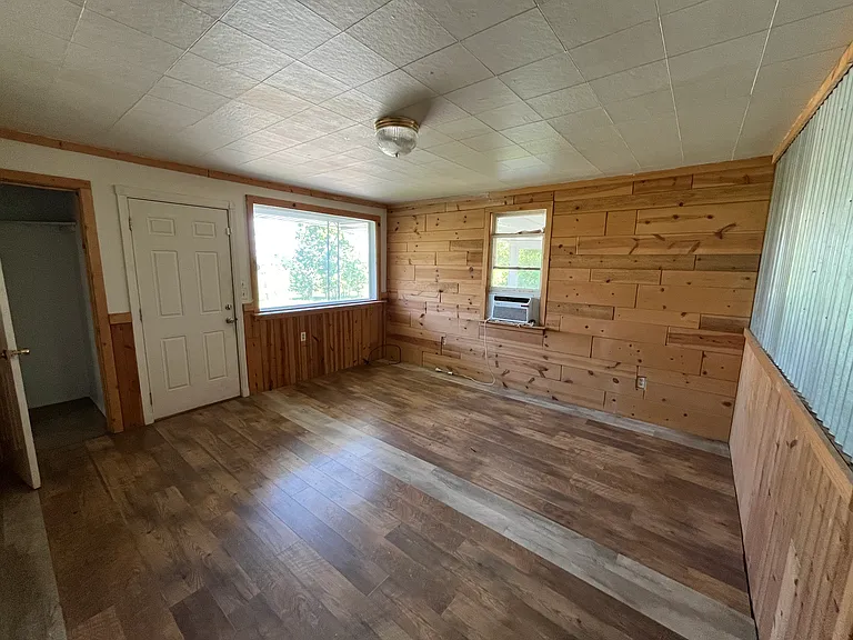 1305 E Park St — Photo 1
