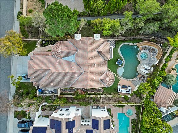 4th image of 907 Deerhill Rd