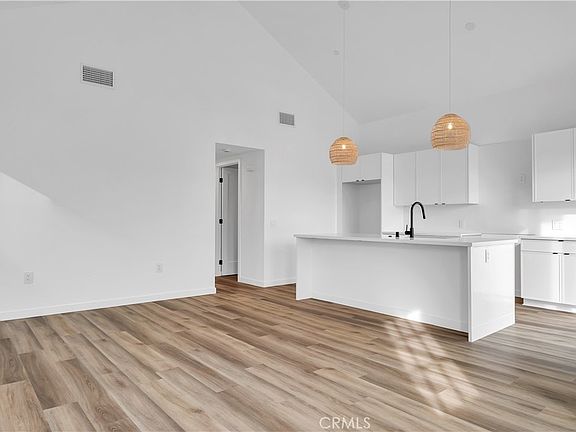 5th image of 226 Arena St #B
