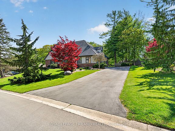 2nd image of 83 Blackburn Cres