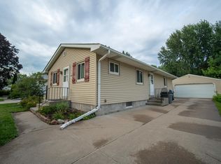 2092 N Ivy St, Saint Paul, MN 55109