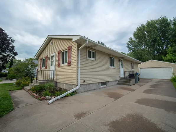 2092 N Ivy St, Saint Paul, MN 55109