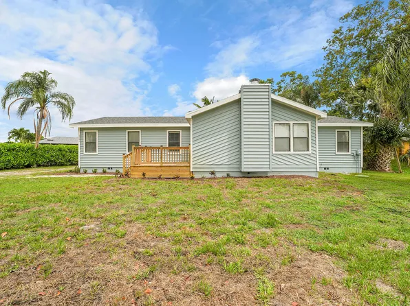 1701 SE Floresta Drive, Port St Lucie, FL 34983