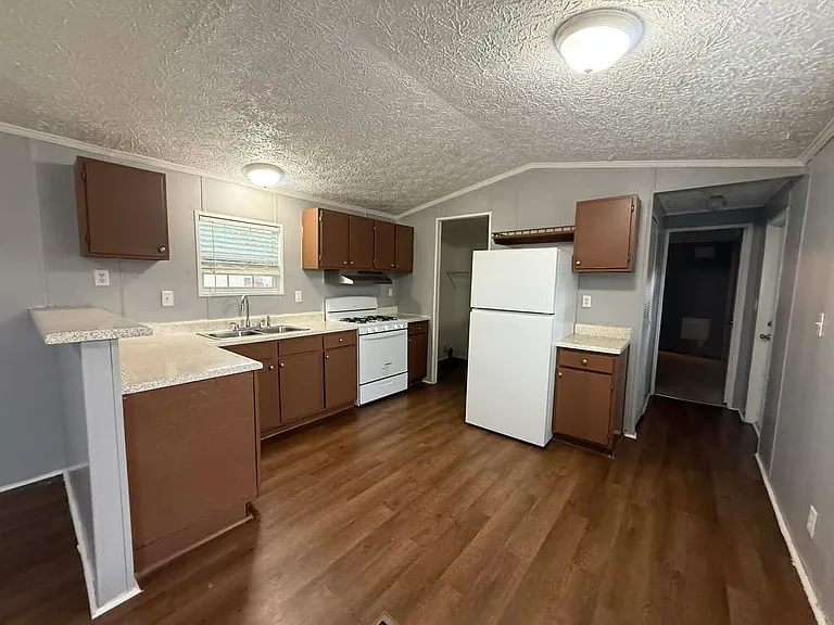 Lincoln Place — Photo 11