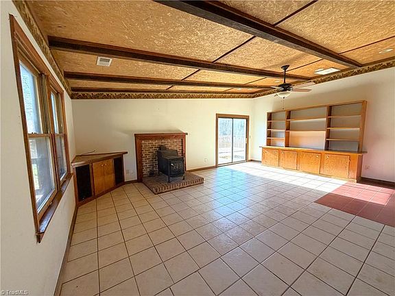 2nd image of 3065 Greenhouse Rd