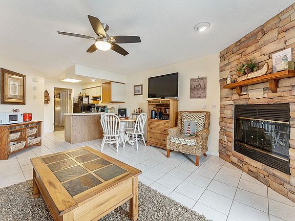 5th image of 530 E Hiawatha Dr #205