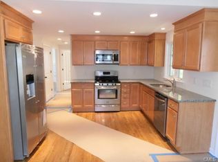 193 Fernwood Rd, Trumbull, CT 06611