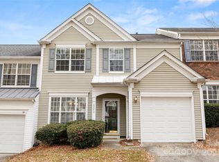 8240 Gossomer Bay Dr, Charlotte, NC 28270