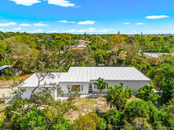 1725 Overbrook Rd, Englewood, FL 34223