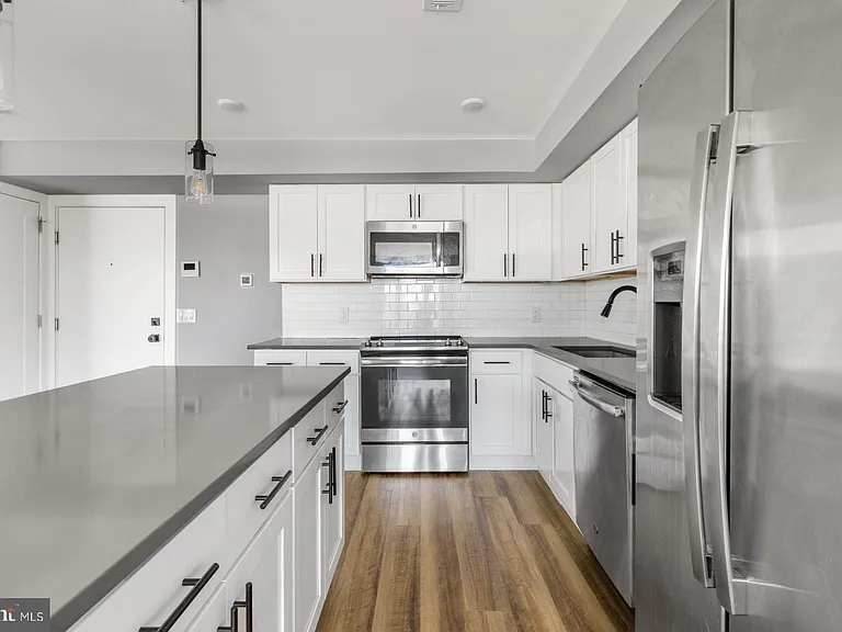 3965 Lancaster Ave #302 — Photo 6
