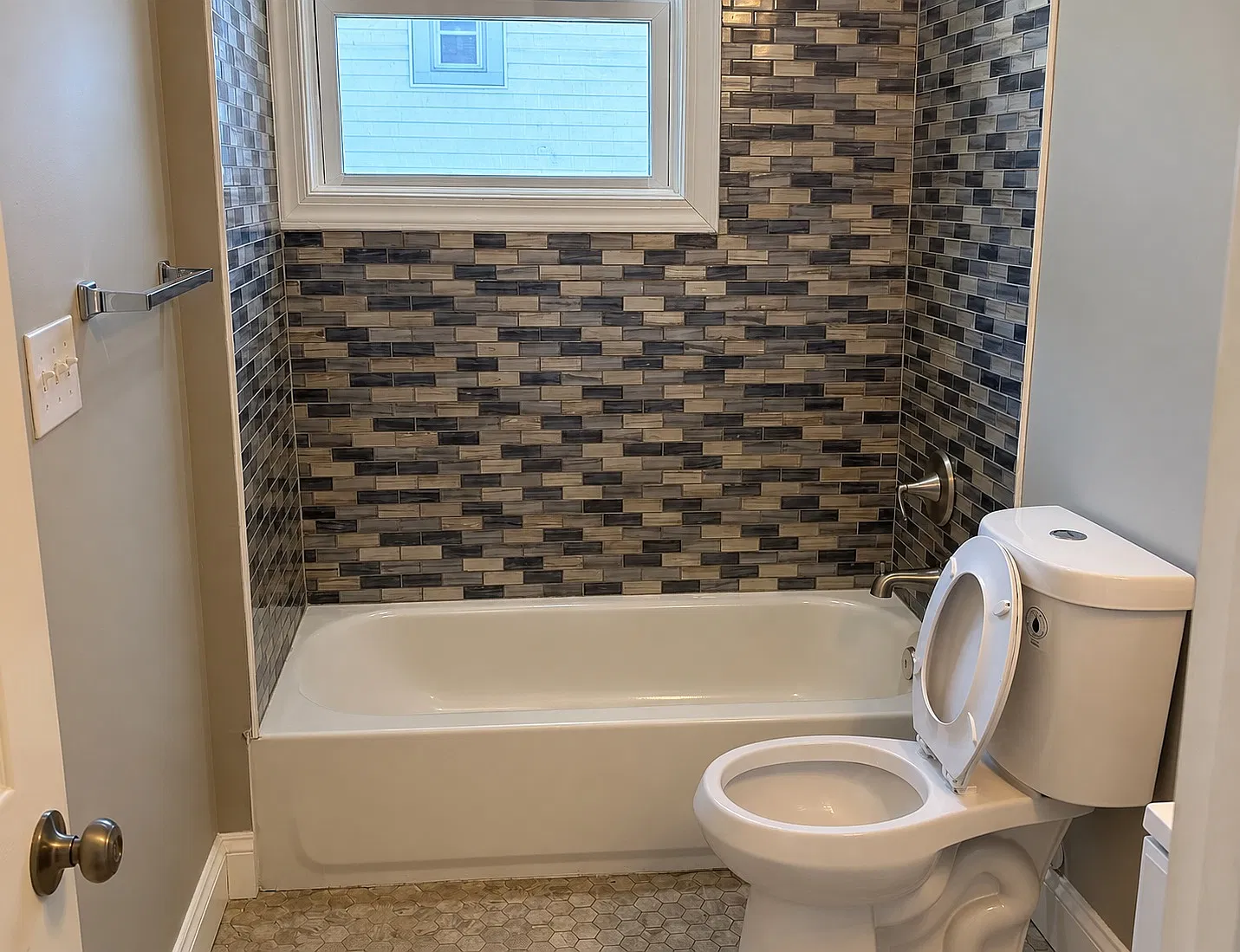 2 bed, 1000 sqft, $1,650 — Photo 3