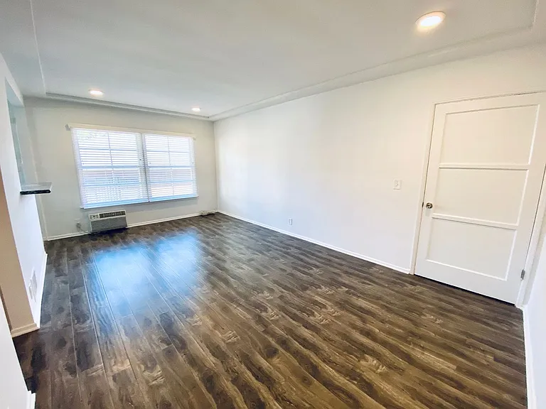 1801 N. Garfield Pl — Photo 8