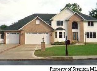 214 Carpenter Hill Rd, Clarks Summit, PA 18411