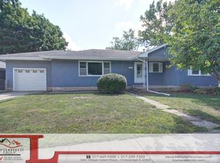 221 E Douglas St, Saint Joseph, IL 61873