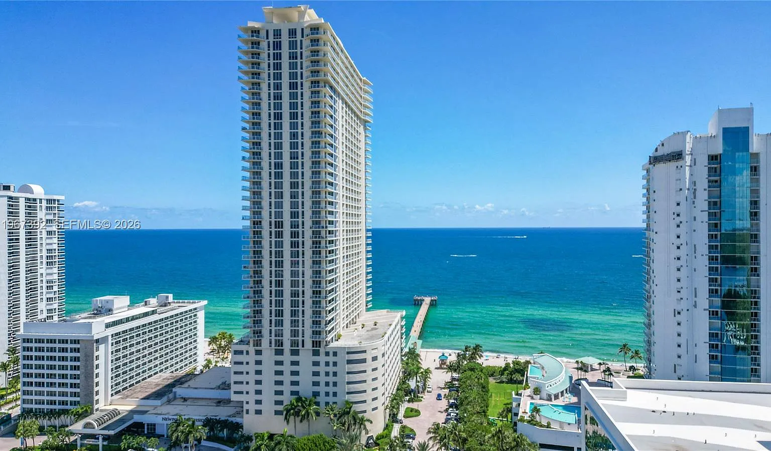 La Perla Condo — Photo 2