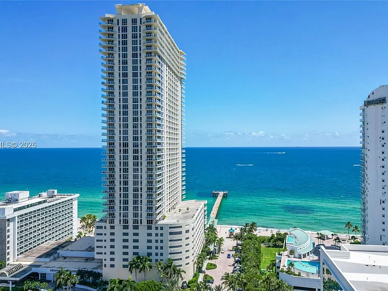 16699 Collins Ave #2709 — Photo 2