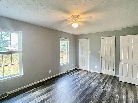 3rd image of 1069 Blue Ridge View Cir #1