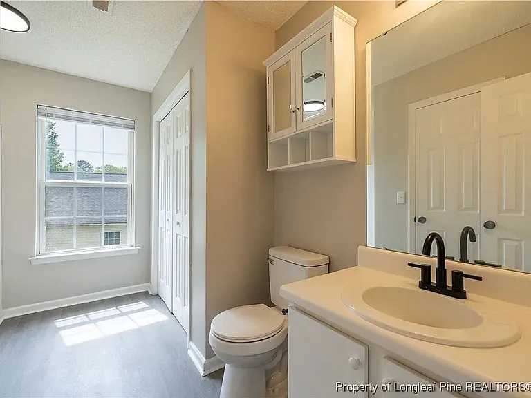 421 Feldspar Way — Photo 12