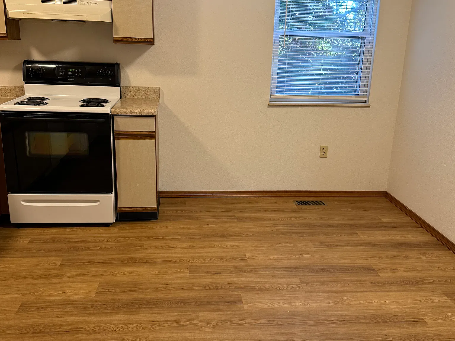 2 bed, 825 sqft, $1,100 — Photo 4