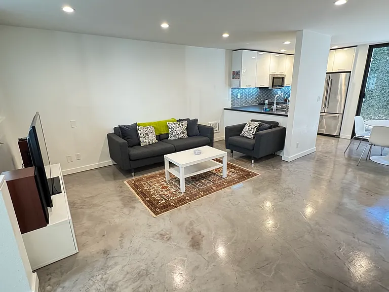 1017 Pearl St #C — Photo 9