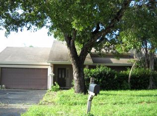 8521 NW 7th St, Pembroke Pines, FL 33024