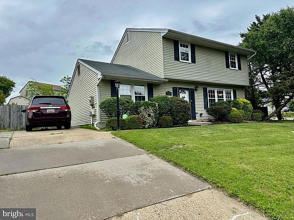 2nd image of 7500 Sandalwood Ct