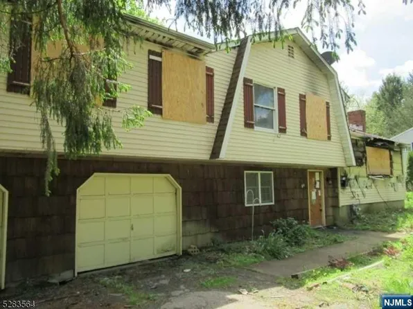 896 Union Valley Rd, West Milford, NJ 07480