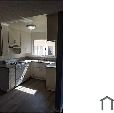 14837 Delano St #7 — Photo 5