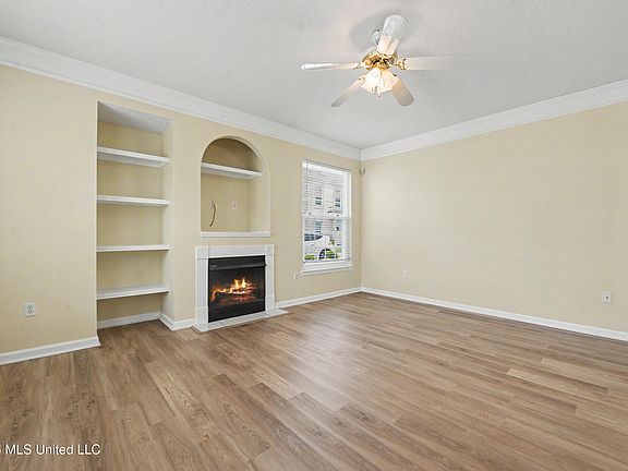 5th image of 2252 Beach Dr APT 1502