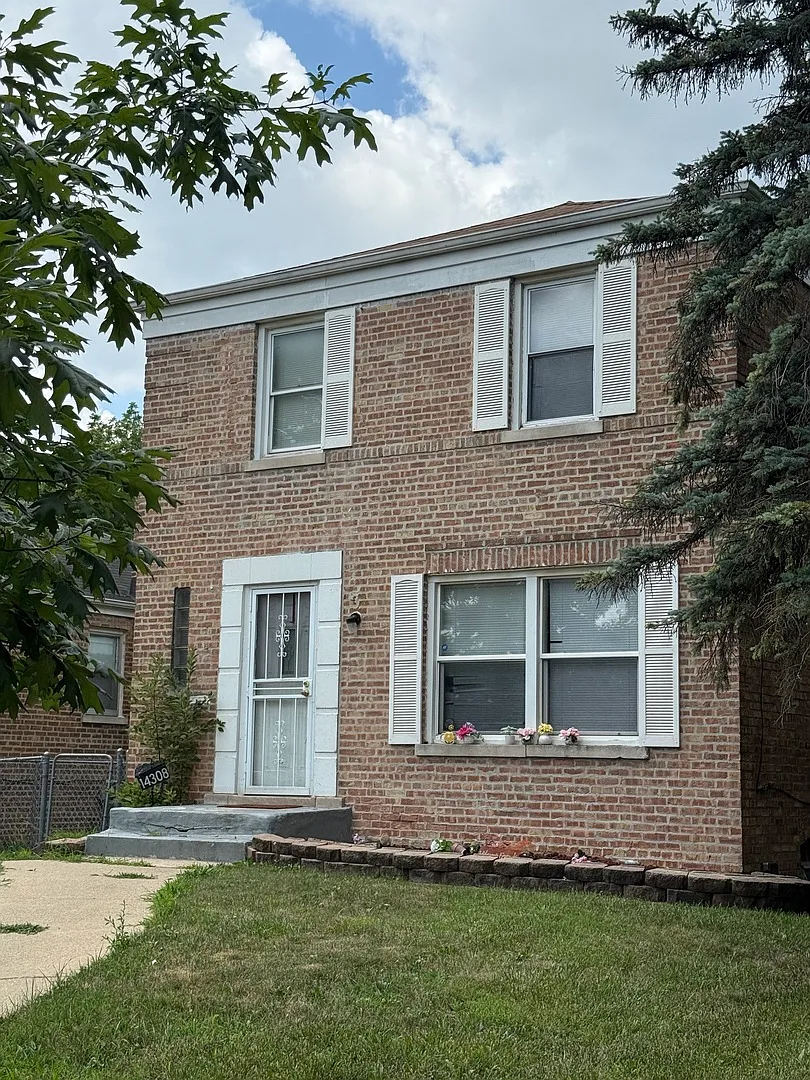 14308 S Michigan Ave photo 1