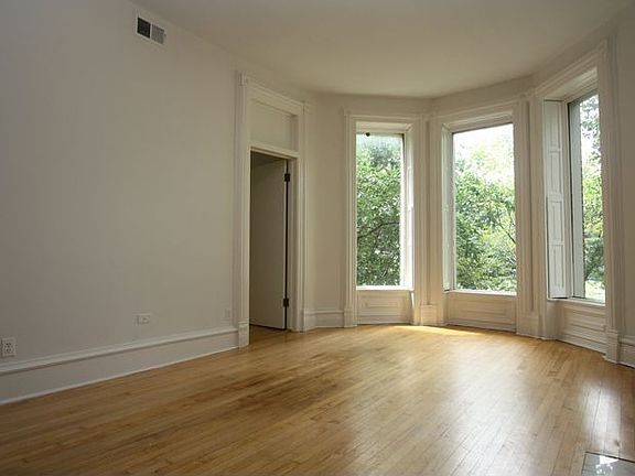 5th image of 1431 N Wicker Park Ave APT 2S