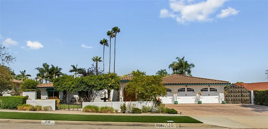 3 bed, 5.0 bath, 3465 sqft, $6,000 — Photo 2