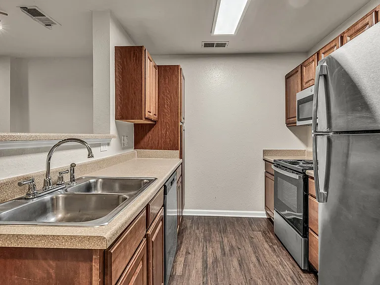 Enclave Apartments — Photo 7