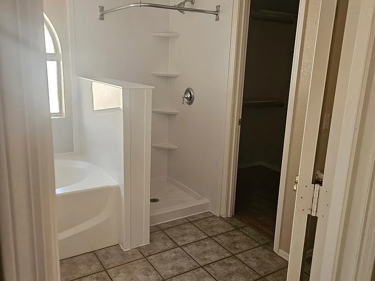4636 W Laredo St — Photo 10