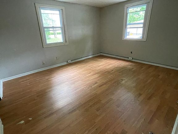 5th image of 1703 West Ave