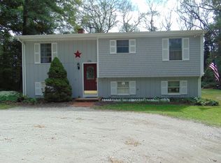 216 Sawdy Pond Ave, Tiverton, RI 02878
