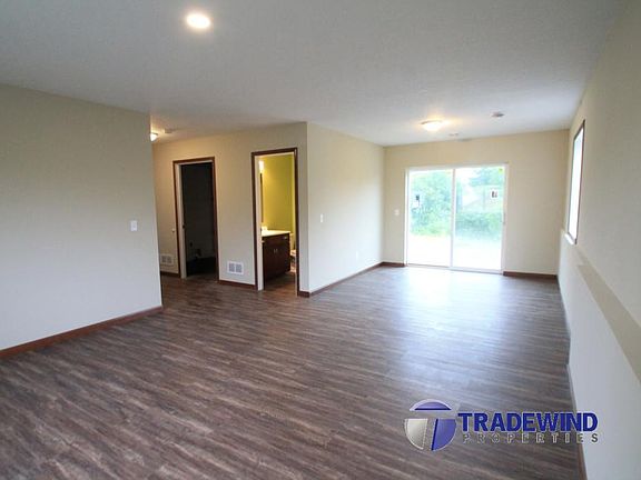 4th image of 6471 224th Ave NW