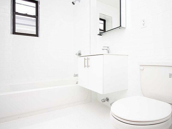 2nd image of 946 Bushwick Ave APT D4