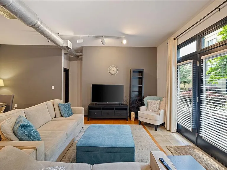 5300 Peachtree Rd #501 — Photo 12