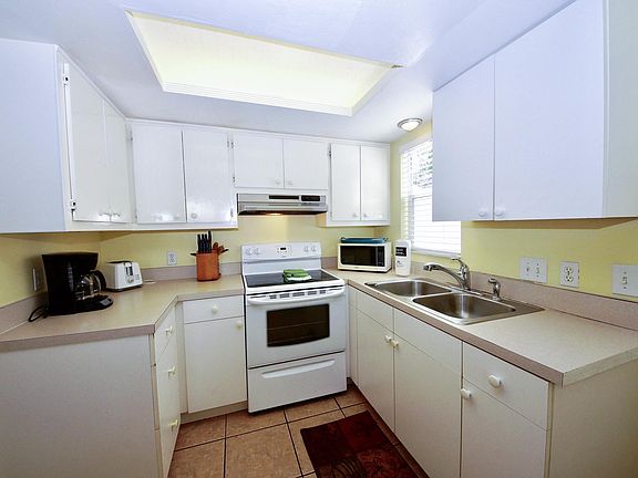 5th image of 17333 Whitewater Ct