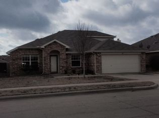 429 Roundrock Ln, Fort Worth, TX 76140