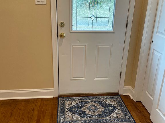 2nd image of 607 Fairmount Dr