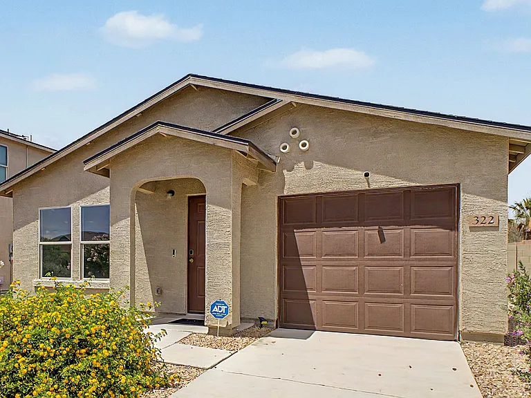 322 E Watson Pl — Photo 5