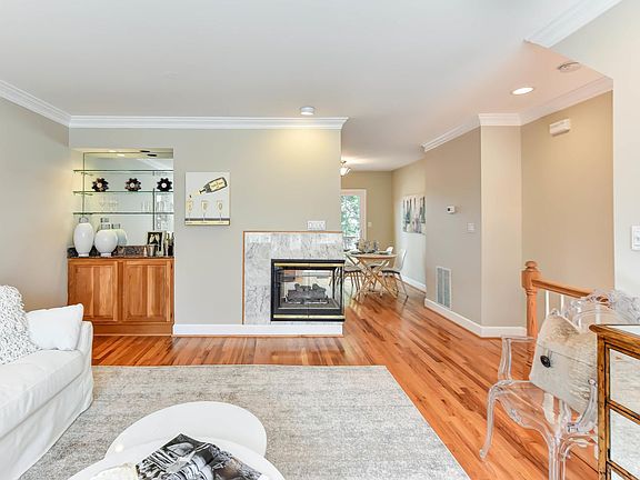 3rd image of 43 Herbert St