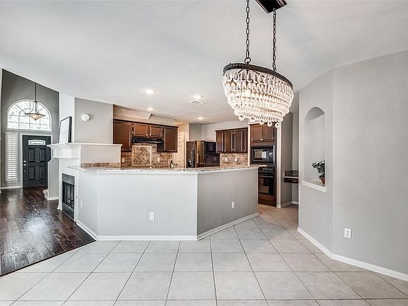 3rd image of 3105 Fox Hollow Dr