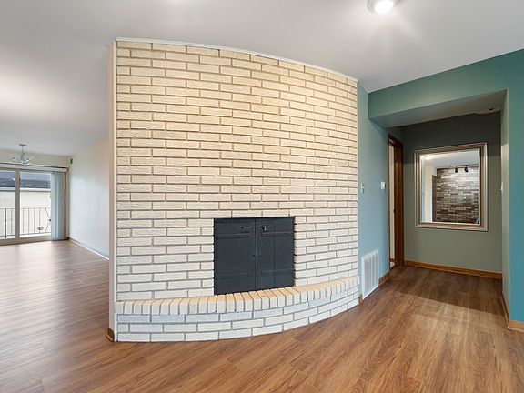 4th image of 10440 S Mansfield Ave #5