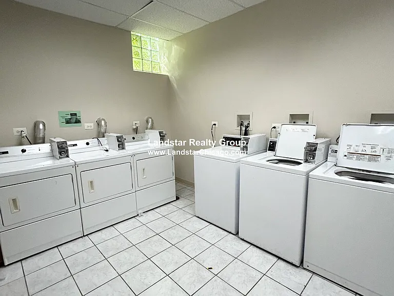 7320.5 N Ridge Blvd #2E — Photo 13