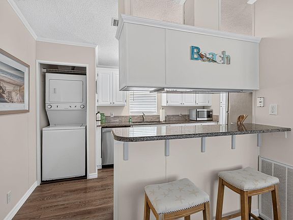 5th image of 351 Nettles Boulevard